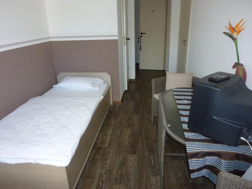אידר-אוברשטיין Achathotel Zum Schwan חדר תמונה