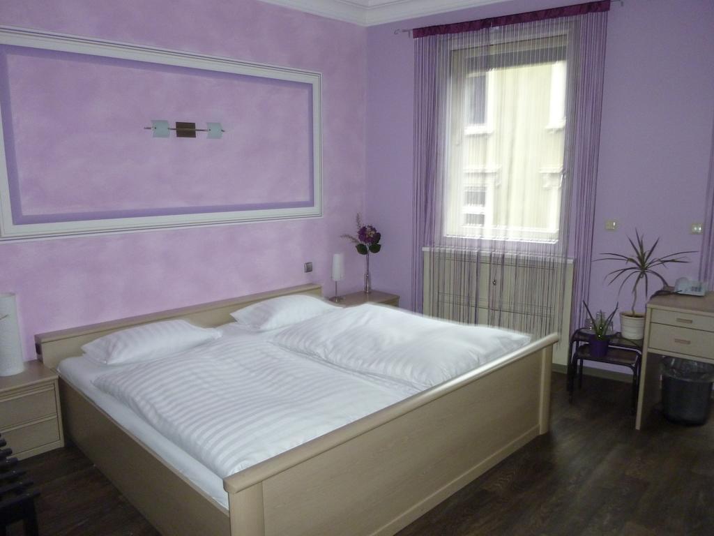 אידר-אוברשטיין Achathotel Zum Schwan חדר תמונה