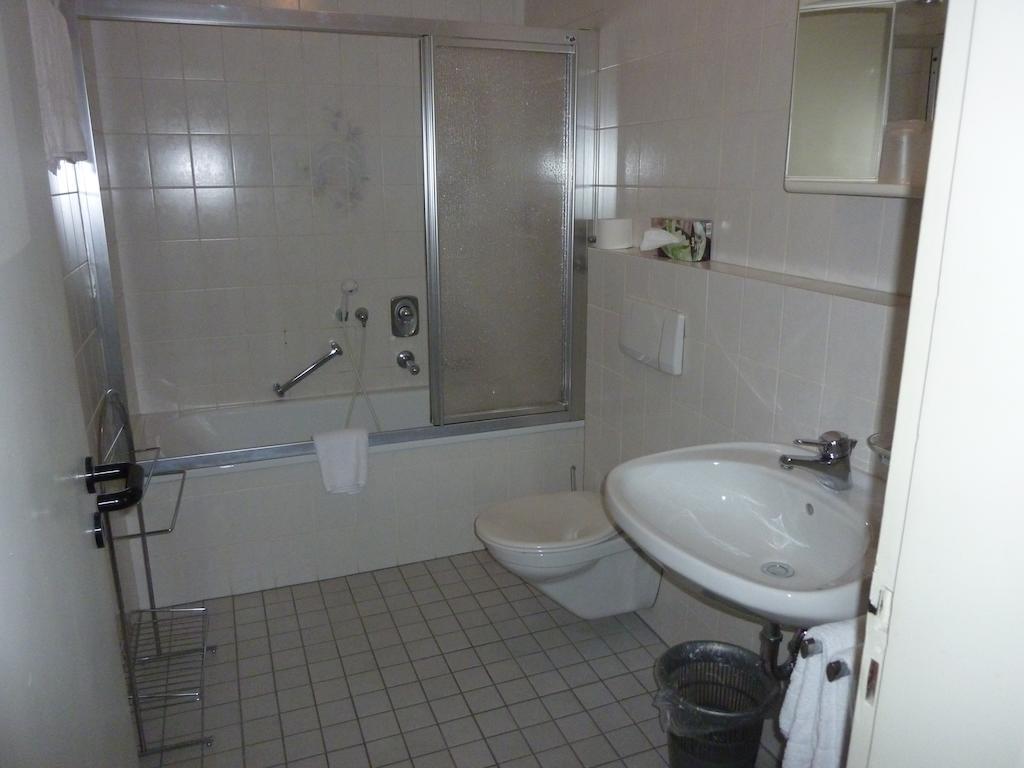 אידר-אוברשטיין Achathotel Zum Schwan חדר תמונה
